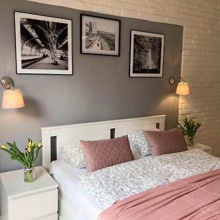 Klimatyczny Apartament Pod Ratuszem -Ul. Slaska 2 Częstochowa Exteriör bild