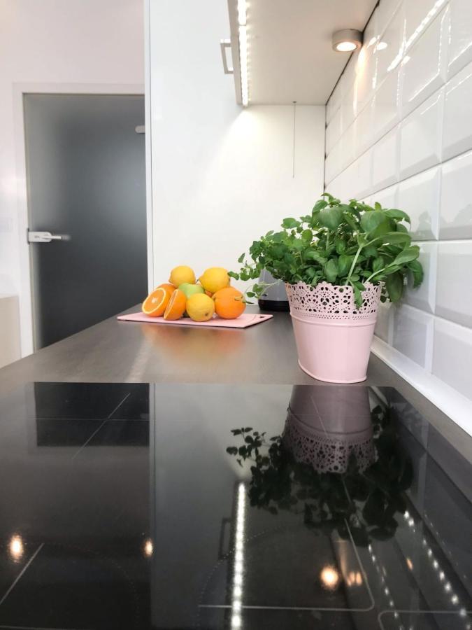 Klimatyczny Apartament Pod Ratuszem -Ul. Slaska 2 Częstochowa Exteriör bild
